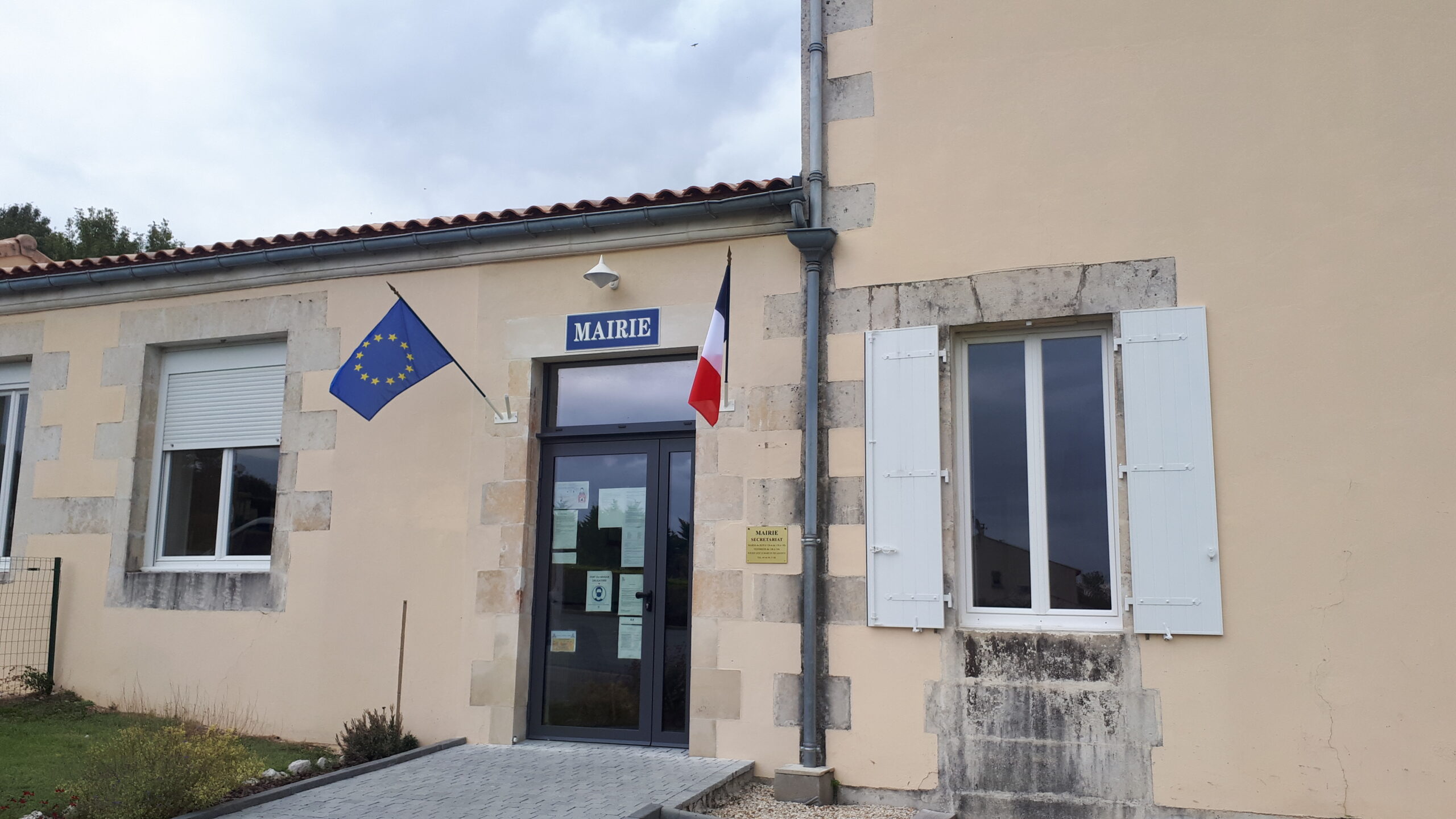 Entrée de la Mairie